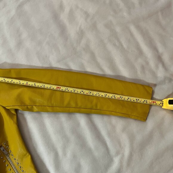 NWOT Faux Leather Mustard Yellow Asymmetrical Studded Moto Jacket. Size Medium - Picture 7 of 10